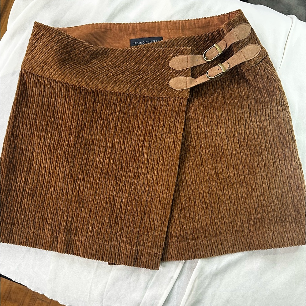 Urban outfitters skirt 
Size M